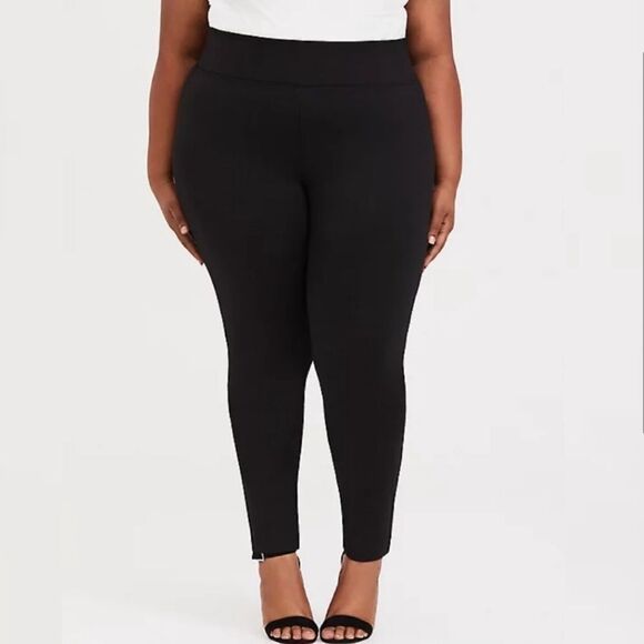 Torrid Slim Fix Pixie Pull On Ponte Pants Black 4X NEW - Picture 1 of 11